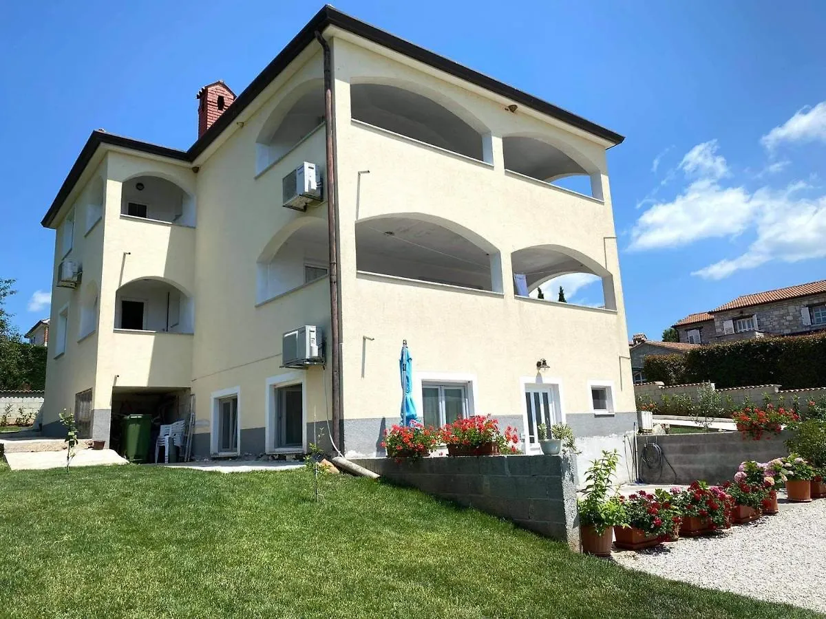 Apartman Luna Sveti Lovreč Pazenatički