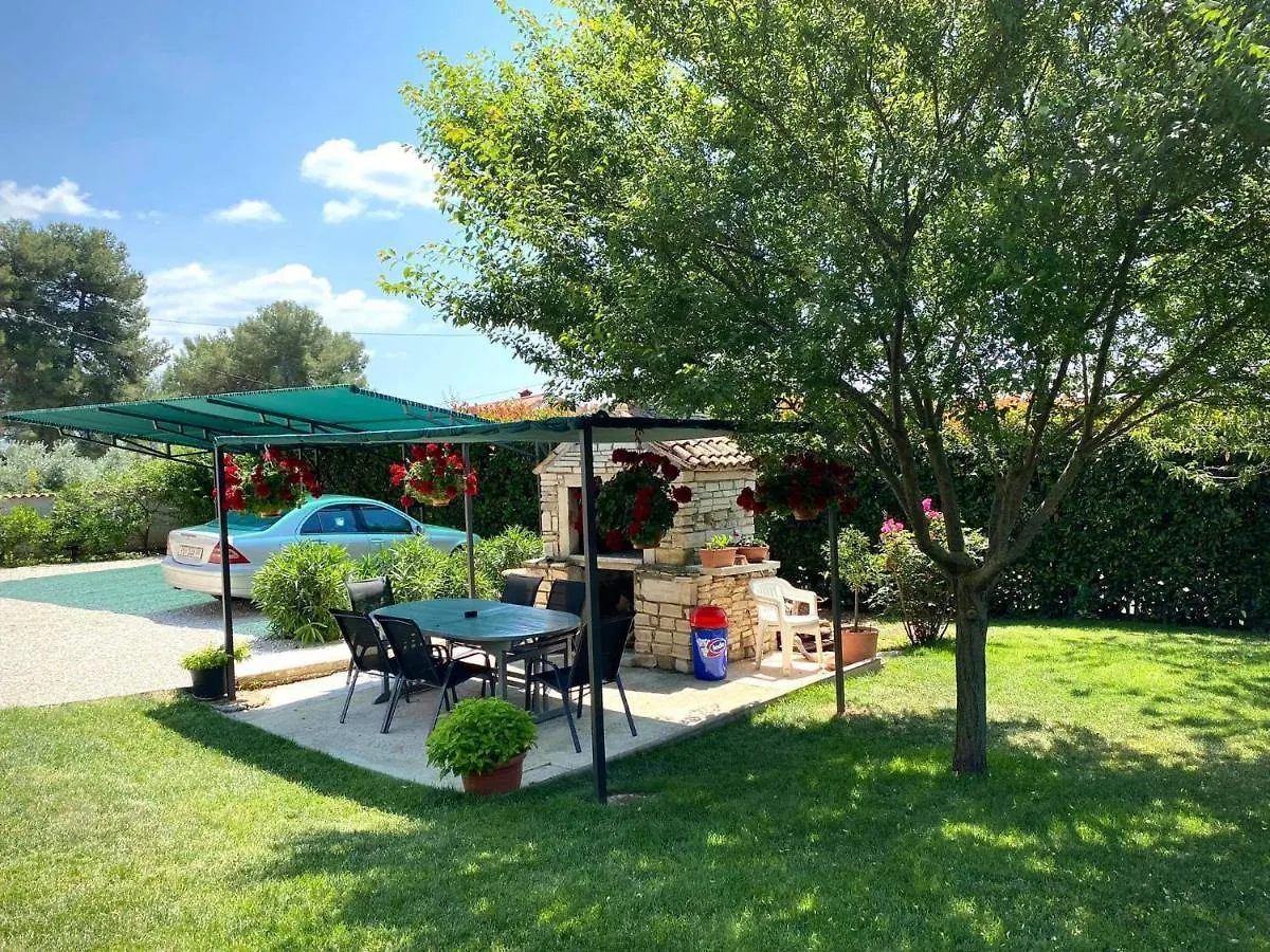 Apartman Luna Sveti Lovreč Pazenatički Appartement