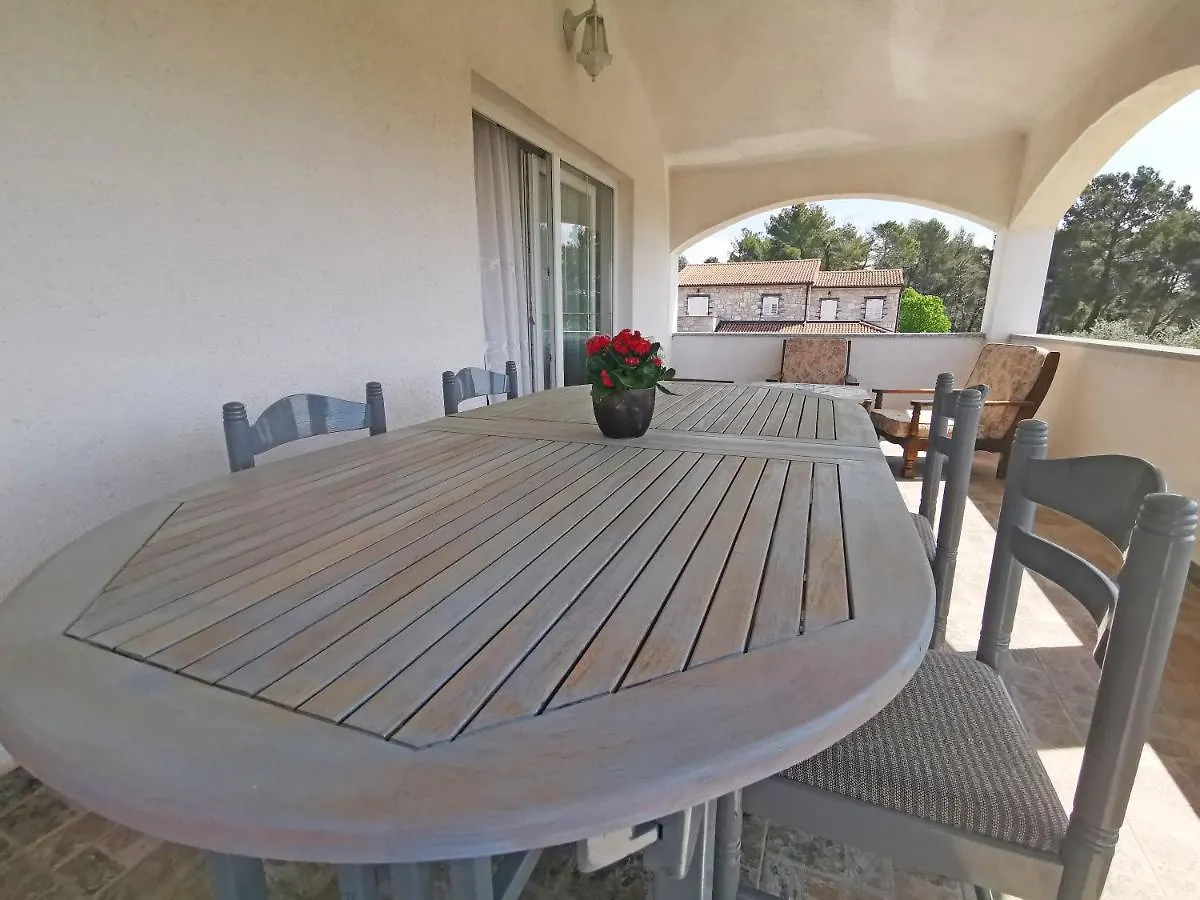 Apartman Luna Sveti Lovreč Pazenatički Appartement