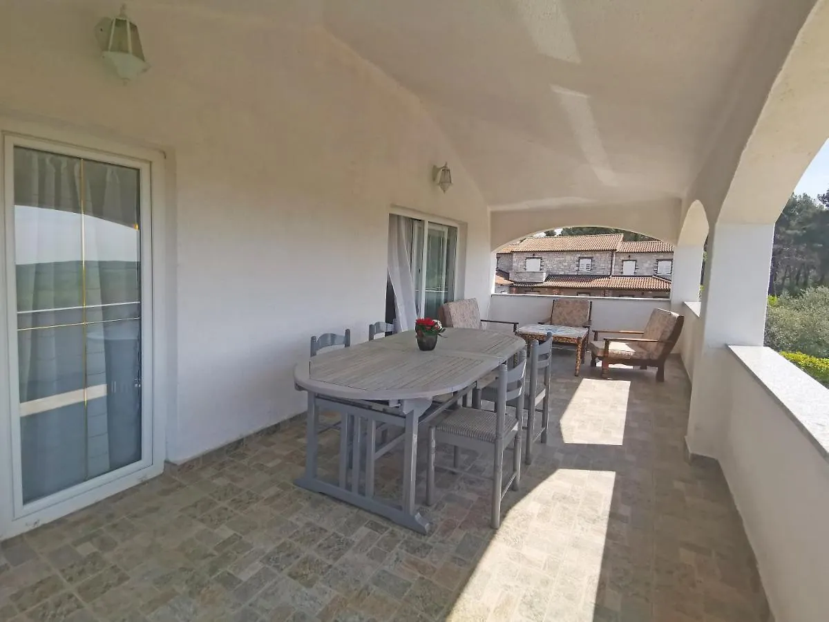 Apartman Luna Sveti Lovreč Pazenatički