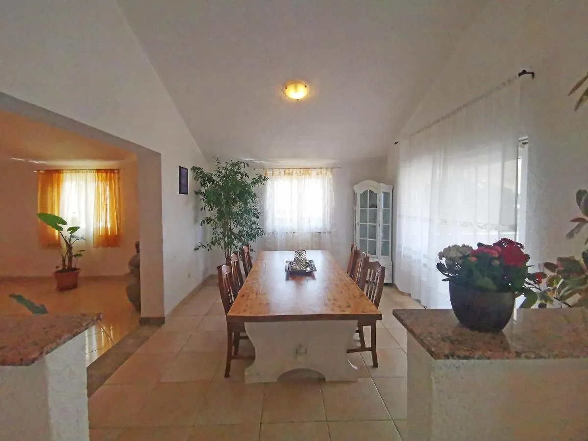 Appartement Apartman Luna Sveti Lovreč Pazenatički Kroatië