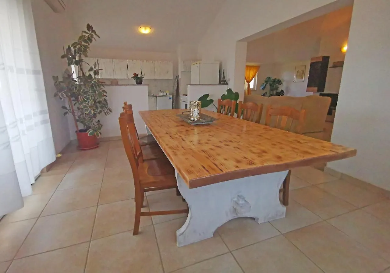 Apartman Luna Sveti Lovreč Pazenatički Kroatië